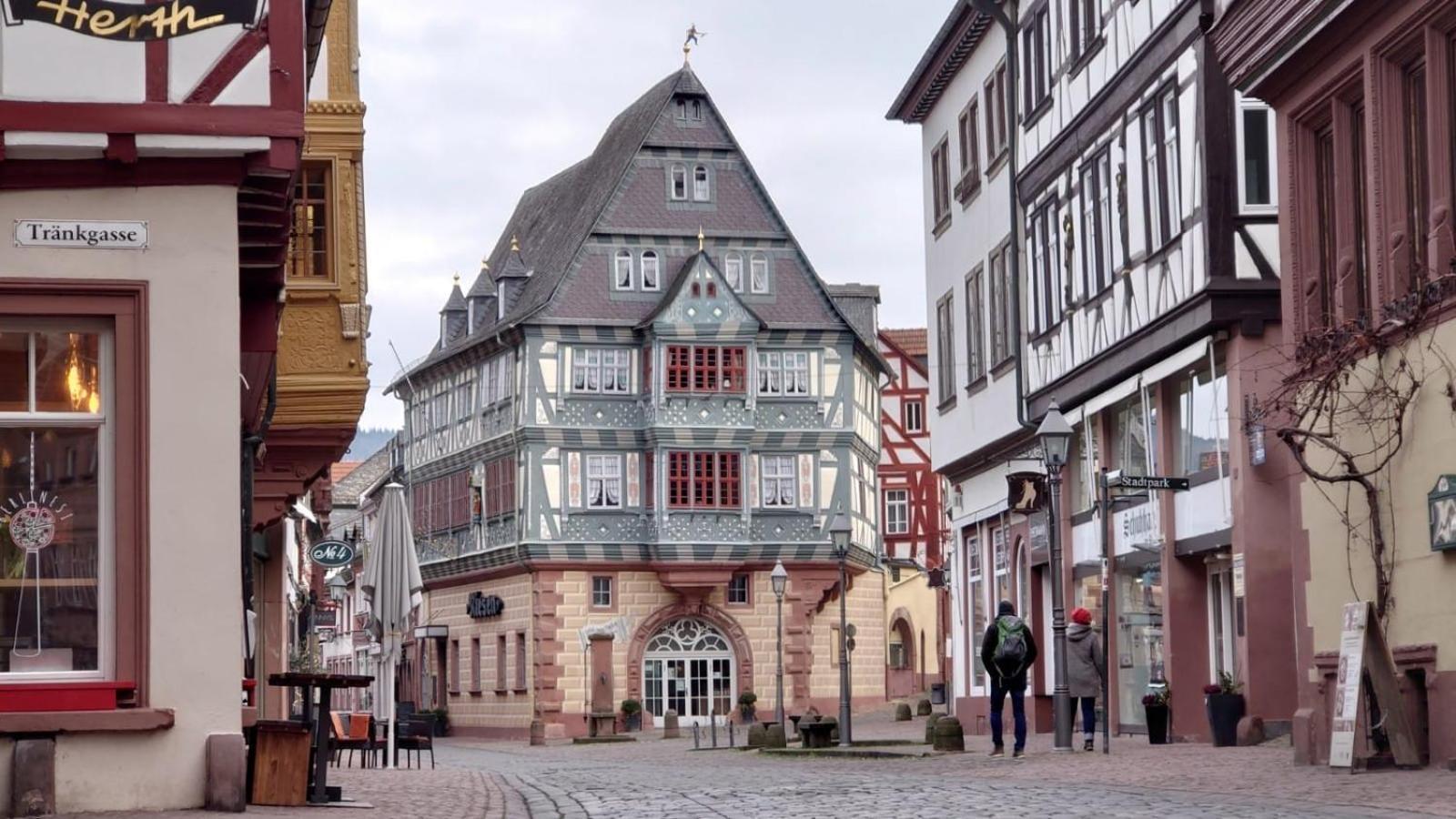 Hotel Zum Riesen - Aelteste Fuerstenherberge Deutschlands Miltenberg Exterior foto